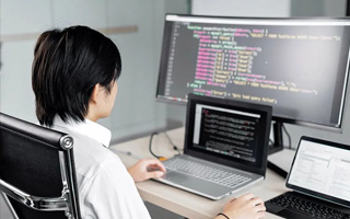 余姚 ,php声明和调用变量的符号是什么？